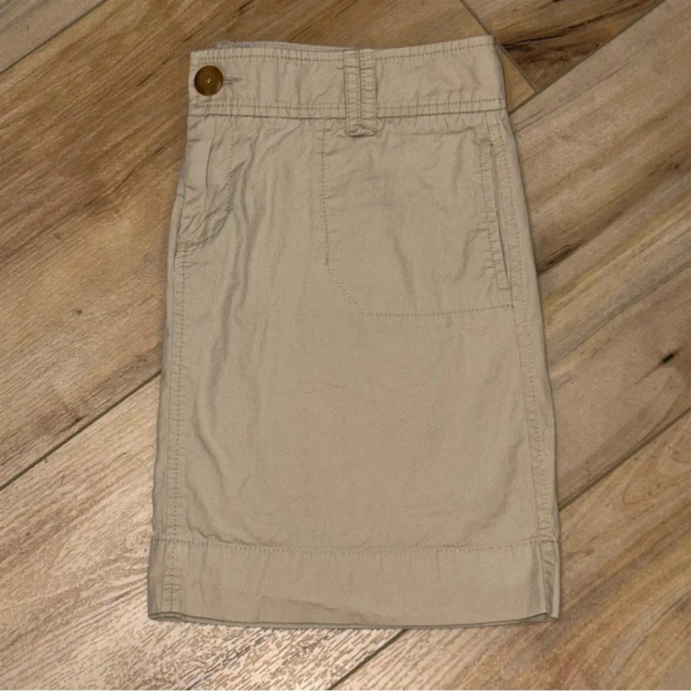 Old Navy Tan Mini Skirt 4P Petite Khaki Woman’s and Teen Skirt Mid Thigh